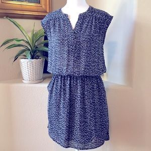 Lila Rose dress with pockets, size XS in EUC.
